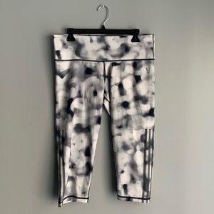 NWOT Adidas Cropped Leggings